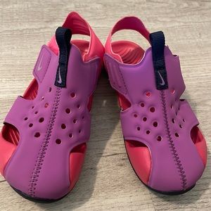 Nike toddler sandals 10 NWOT